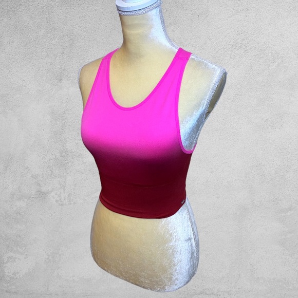PINK Victoria’s Secret Seamless Lightly Lined Ombré Crop Top - Picture 1 of 5